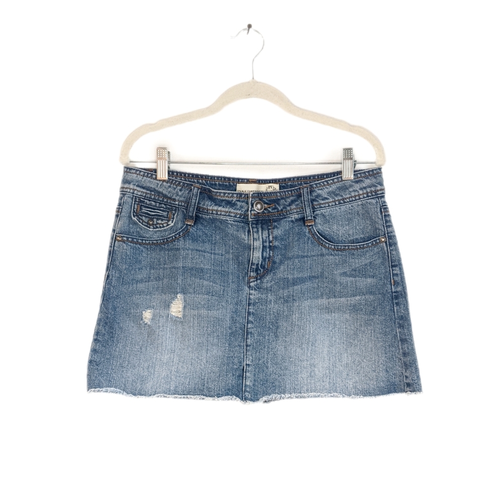 Tumblr Girl Low Rise Distressed Medium Wash Denim Mini Skirt